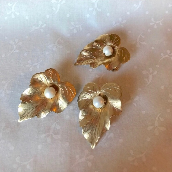 Vintage 1980/'s Gold Tone Acrylic Rectangular Jewel Earring and Brooch Pin Set